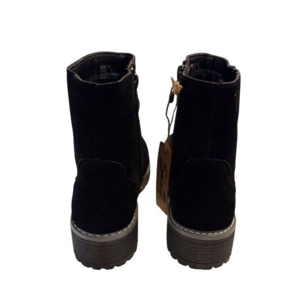 Seven7 Women's Black Ankle Bootie
Round Toe Faux Suede Zip Women’s Size 9 - Picture 3 of 8